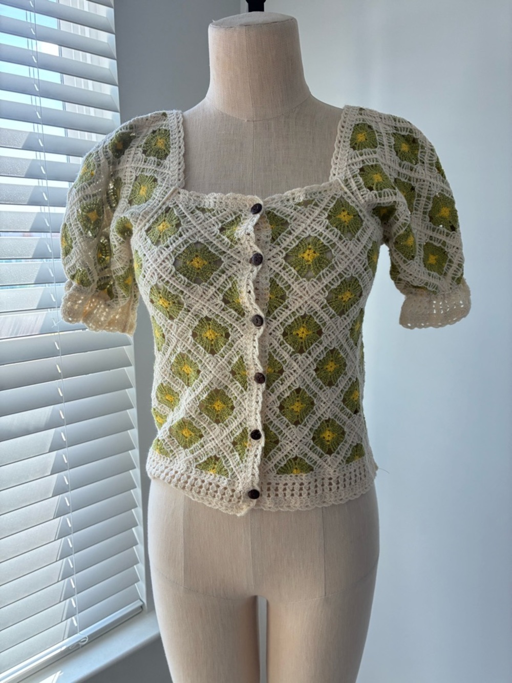 Good Luck Gem Women's Crochet Puff Sleeve Blouse
